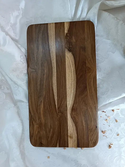 KE4 קרש חיתוך - סיסאם עם נגיעות אפוקסי