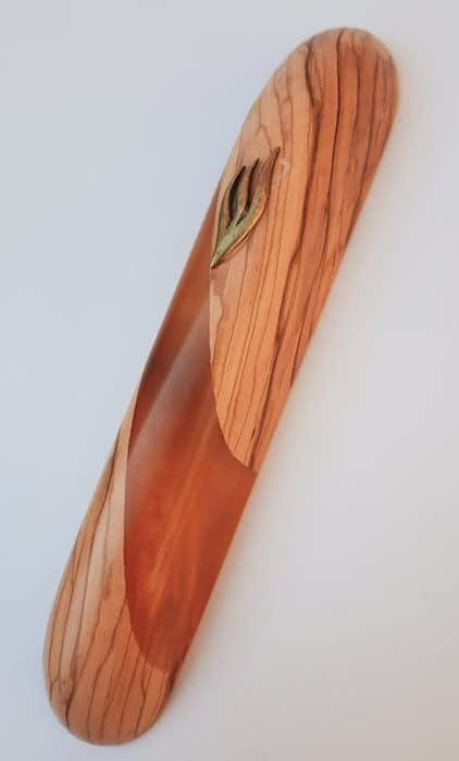 23-2 מזוזה 12 עץ זית ואפוקסי זהב