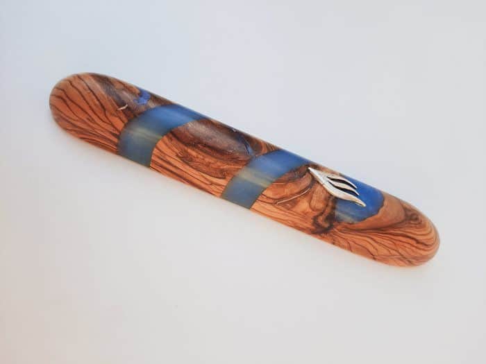 26-2 מזוזה 12 עץ זית ואפוקסי כחול