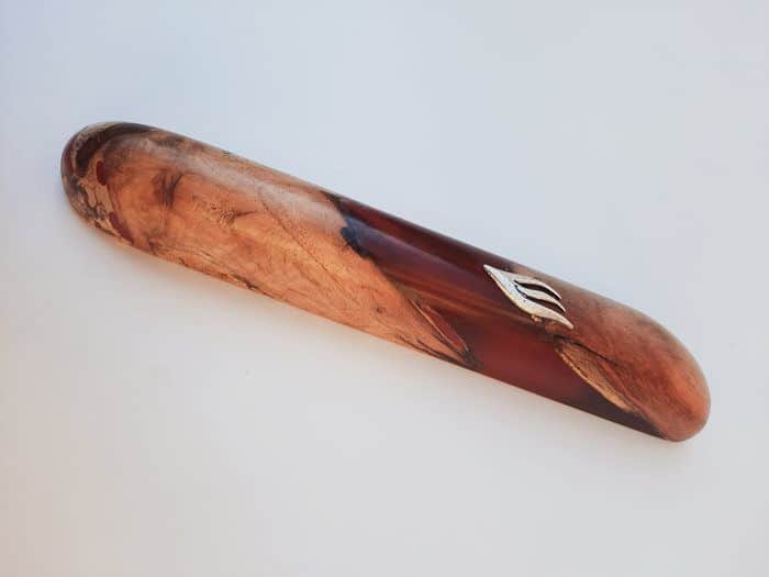 28-3 מזוזה 15 עץ חרוב ואפוקסי אדום