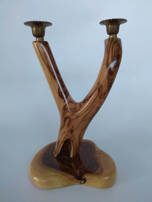 CA3 פמוט עץ זית עם כנים