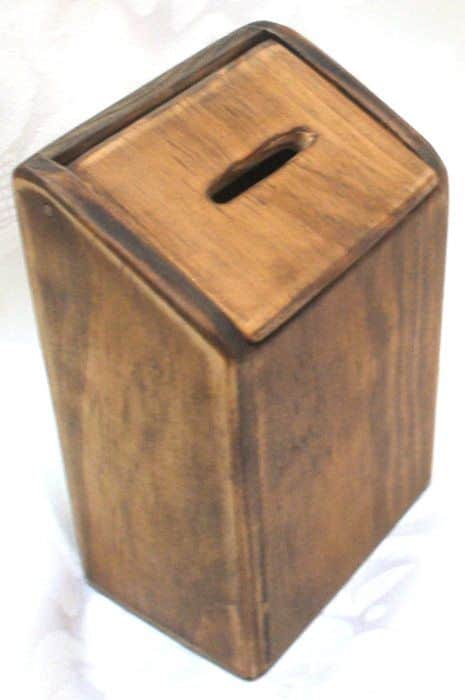 KU2-2 קופת צדקה עץ קרולינה צבוע ללא כיתוב