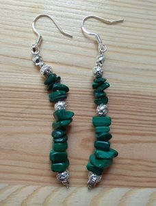 AG-1 עגיל מלכית ירוק וכסוף.