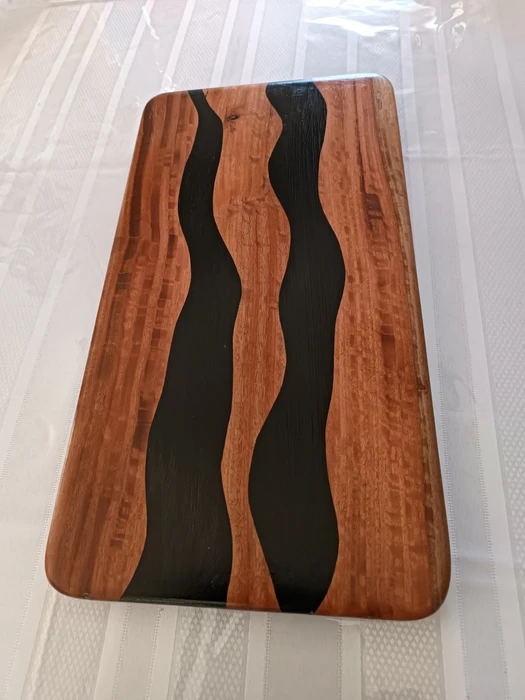 קרש חיתוך - אקליפטוס ואפוקסי שחור