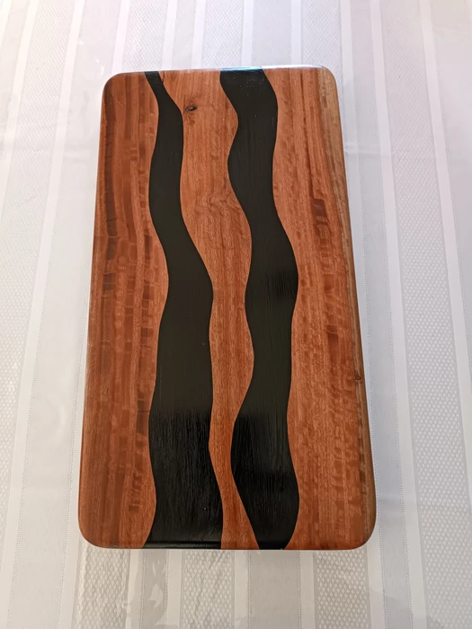 קרש חיתוך - אקליפטוס ואפוקסי שחור