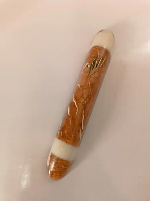 48 בית מזוזה 12 עץ זית אפוקסי לבן